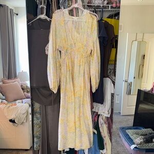 H&M Bohemian Long Sleeve V-Neck Maxi Dress in Pastel Yellow Size S